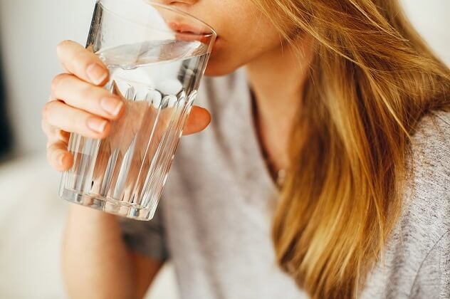 Por qué es tan importante mantenerse hidratado? - Blog Seguros Vida  Accidentes
